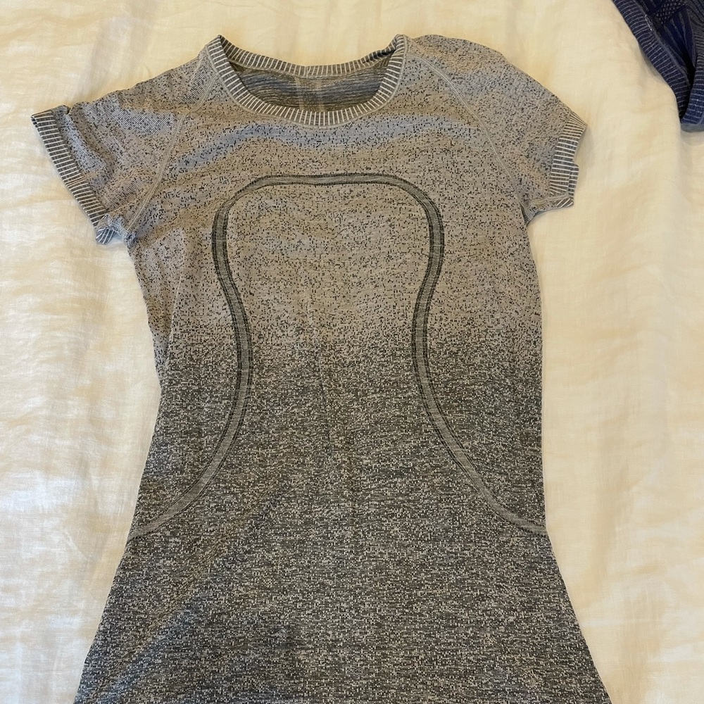 Lululemon Swiftly Tech Tee: ombré grey